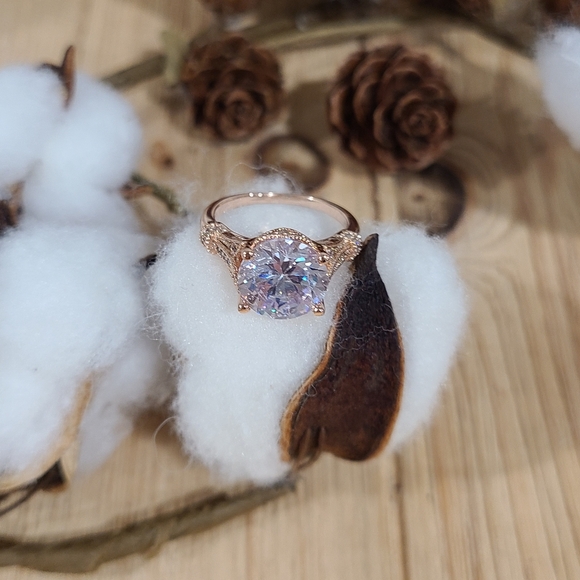 🩷💛NEW🩷💛 STUNNING!! Vintage 2.5kt Round CZ Ring in ROSE GOLD plating - Picture 5 of 14